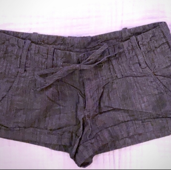 Womens shorts - Picture 1 of 3